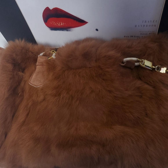 Fall in Love Fox Fur Handbag - Picture 2 of 10
